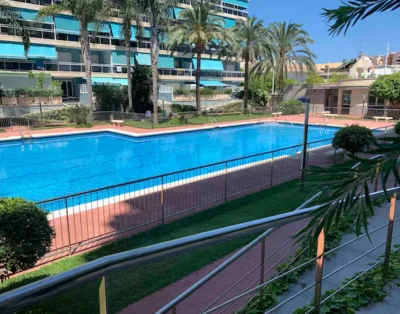 Apartamento Athenea con piscina . >25 y familias